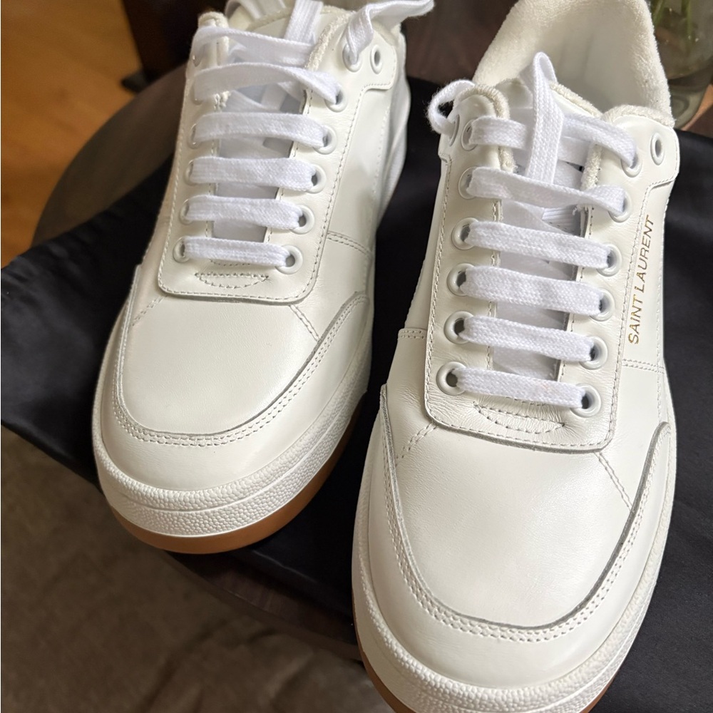 Saint Laurent women’s size 38 White Leather Low-Top Sneakers with Gum Sole